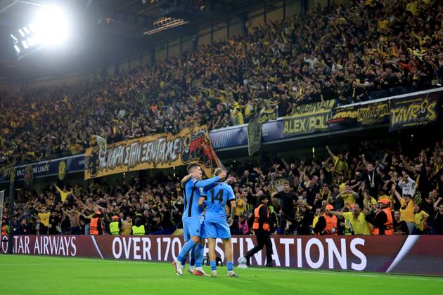 Lovro Majer of AEK Athens celebrates scoring their side s first goal of the game Shakhtar Donetsk v AEK, UEFA Champions League, Football, Stamford Bridge, London, UK - 14 Oct 2026London Stamford Bridge United Kingdom  Copyright: xGeorgexTewkesbury Shutterstockx 17215606bp