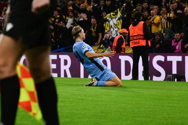 LONDON, ENGLAND - OCTOBER 14: Lovro Majer of AEK Athens celebrates scoring the opening goal with his team mates during the UEFA Champions League 2026 27 League Phase MD2 match between FC Shakhtar Donetsk and AEK Athens at Stamford Bridge on October 14, 2026 in London, England. (Photo by Yaroslav Dunka Sports Press Photo) Copyright: xYaroslavxDunkax xSPPx Sportspressphoto_SPR255834