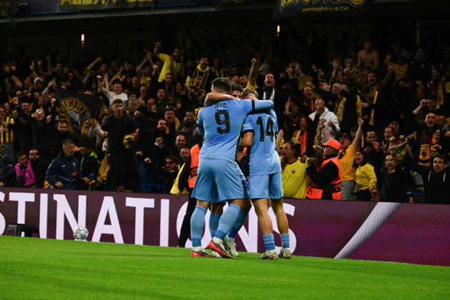 LONDON, ENGLAND - OCTOBER 14: Lovro Majer of AEK Athens celebrates scoring the opening goal with his team mates during the UEFA Champions League 2026 27 League Phase MD2 match between FC Shakhtar Donetsk and AEK Athens at Stamford Bridge on October 14, 2026 in London, England. (Photo by Yaroslav Dunka Sports Press Photo) Copyright: xYaroslavxDunkax xSPPx Sportspressphoto_SPR255838