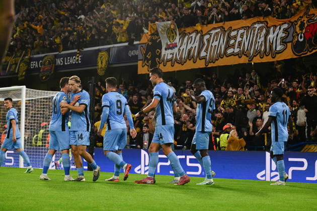 LONDON, ENGLAND - OCTOBER 14: Lovro Majer of AEK Athens celebrates scoring the opening goal with his team mates during the UEFA Champions League 2026 27 League Phase MD2 match between FC Shakhtar Donetsk and AEK Athens at Stamford Bridge on October 14, 2026 in London, England. (Photo by Yaroslav Dunka Sports Press Photo) Copyright: xYaroslavxDunkax xSPPx Sportspressphoto_SPR255846