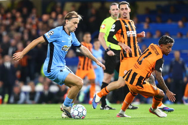 UEFA Champions League - Shakhtar Donetsk vs AEK Athens FC - Lovro Majer of AEK Athens FC in action during the UEFA Champions League phase Matchday 2 soccer match between Shakhtar Donetsk vs AEK Athens FC in Stamford Bridge, London, UK, on 13 October 2026. IMAGO ONE INCH PRODUCTIONS LONDON UK Copyright: xONExINCHxPRODUCTIONSx 7122986