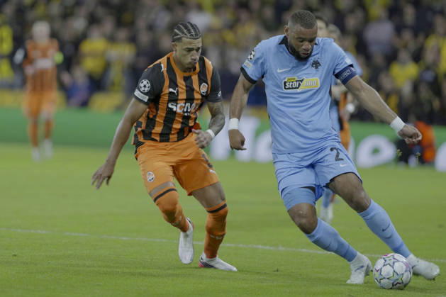 Shakhtar Donetsk v AEK Athens - UEFA Champions League LONDON, UNITED KINGDOM - OCTOBER 14: Shaktar Donetsk s Kaua Elias (L) in action during UEFA Champions League football match between Shakhtar Donetsk and AEK Athens at Stamford Bridge in London, United Kingdom, on October 14, 2026. Yunus Dalgic Anadolu London United Kingdom. Editorial use only. Please get in touch for any other usage.  Copyright: x2026xAnadoluxYunusxDalgicx