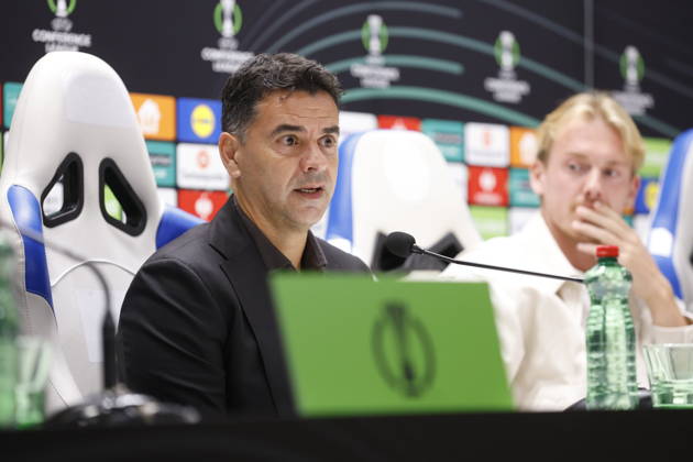 Croatia, Split, 14.10.2026. Poljud Stadium. AFC Ajax press conference, PK, Pressekonferenz ahead of tomorrow s UEFA Conference League Matchday 1 game against Hajduk. In the photo: Coach Miguel Angel Sanchez Munoz. Photo: Nikola Brboleza CROPIX Split CROATIA Copyright: xxNikolaxBrbolezax ajax_press8-141026