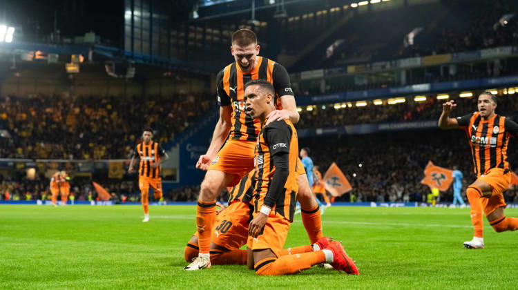 Pedrinho, Oleh Ocheretko of Shakhtar Donetsk players celebrate after scoring the equalizing goal during UEFA Champions League - League Phase - Matchday 2 season 26 27 game between Shakhtar Donetsk and AEK Athens (Ruslan Taran Ball Raw Images) London Stamford Bridge United Kingdom Copyright: xRuslanxTaranx RUSLAN_SHAvAEK_20261014_213452__IMG2153.ARW_0503