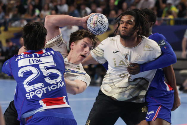 (261015) -- CELJE, Oct. 15, 2026 -- Lun Kljucanin (2nd L) of RK Celje Pivovarna Lasko vies with Simen Ulstad Lyse (1st L) of Paris Saint-Germain during the European Handball Federation (EHF) Champions League match between RK Celje Pivovarna Lasko and Paris Saint-Germain at Zlatorog Sports Hall in Celje, Slovenia, Oct.14, 2026. (Photo by Xinhua) (SP)SLOVENIA-CELJE-HANDBALL-EHF CHAMPIONS LEAGUE-RK CELJE PIVOVARNA LASKO VS PARIS SAINT-GERMAIN ZeljkoxStevanic 