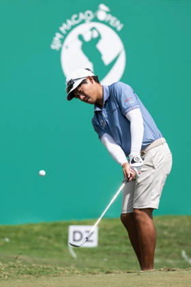 October 15, 2026, Coloane, Macao Sar, China: Thailand s Gunn CHAROENKUL on the 18th Green .Opening Round in the Macao Open Golf at Macau Golf & Country Club. Macau Open Golf Rd 1 - ZUMAr144 20261015_zap_r144_134 Copyright: xJaynexRussellx