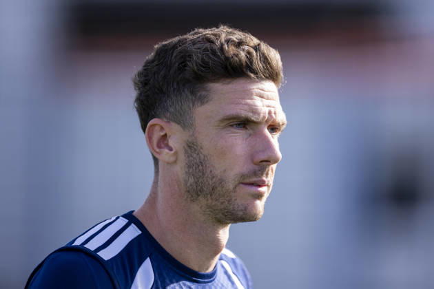 15.10.2026, Fussball, Training des FC Schalke 04. Robin Gosens (FC Schalke 04). Gelsenkirchen Trainingsgelände FC Schalke 04 NRW Deutschland xRHR-FOTO YYx Copyright: RHR-FOTOx RHR-FOTO YY