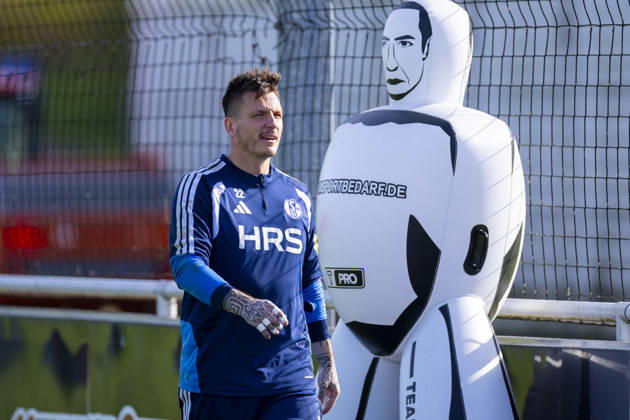 15.10.2026, Fussball, Training des FC Schalke 04. Torwart Kevin Müller (FC Schalke 04). Gelsenkirchen Trainingsgelände FC Schalke 04 NRW Deutschland xRHR-FOTO YYx Copyright: RHR-FOTOx RHR-FOTO YY