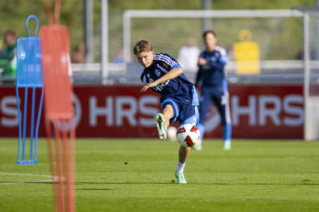 15.10.2026, Fussball, Training des FC Schalke 04. Luca Vozar (FC Schalke 04). Gelsenkirchen Trainingsgelände FC Schalke 04 NRW Deutschland xRHR-FOTO YYx Copyright: RHR-FOTOx RHR-FOTO YY