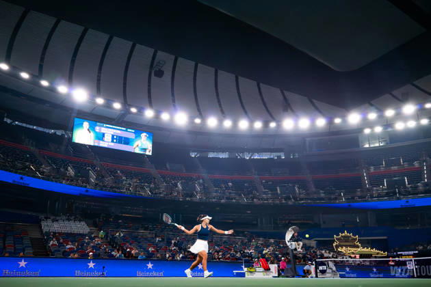 (261015) -- WUHAN, Oct. 15, 2026 -- Guo Hanyu returns a shot during the women s sinlges round of 16 match between Guo Hanyu of China and Elina Svitolina of Ukraine at the 2026 Wuhan Open tennis tournament in Wuhan, capital of central China s Hubei Province, Oct. 15, 2026. ) (SP)CHINA-WUHAN-TENNIS-WUHAN OPEN-WOMEN S SINGLES(CN) XiaoxYijiu 