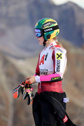 ALPINE SKIING - Ski Austria, training SOELDEN,AUSTRIA,15.OCT.26 - ALPINE SKIING - Ski Austria, giant slalom, training and qualification. Image shows Victoria Olivier (AUT).  GEPAxpictures xMathiasxMandl