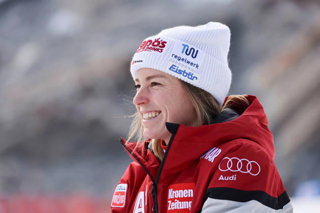 ALPINE SKIING - Ski Austria, training SOELDEN,AUSTRIA,15.OCT.26 - ALPINE SKIING - Ski Austria, giant slalom, training and qualification. Image shows Nina Astner (AUT).  GEPAxpictures xMathiasxMandl