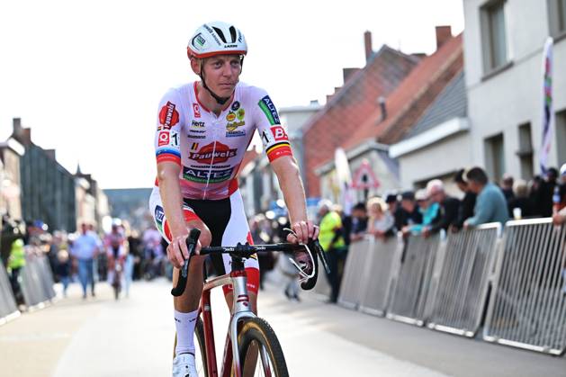 Belgium s Michael Vanthourenhout crosses the finish line of the men elite race of the Kermiscross cyclocross cycling event, on Thursday 15 October 2026, in Ardooie. DAVIDxPINTENS  x189899278x