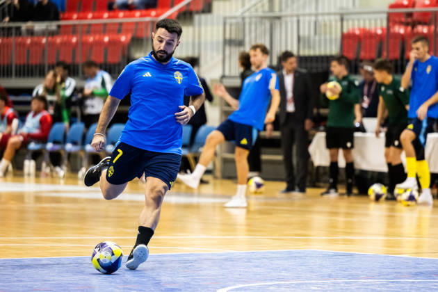261015 Fehim Smajlovic of Sweden ahead of the FIFA Futsal World Cup qualifier match between Hungary and Sweden on October 15, 2026 in Nyiregyhaza. Photo: Bildbyran EXT BILDBYRÅN COP 18 XY0131 futsal landslaget hungary sverige national team, Nationalteam sweden bbeng vm-kval world cup qualifier ungern Copyright: BILDBYRANxEXT BB261015BB541