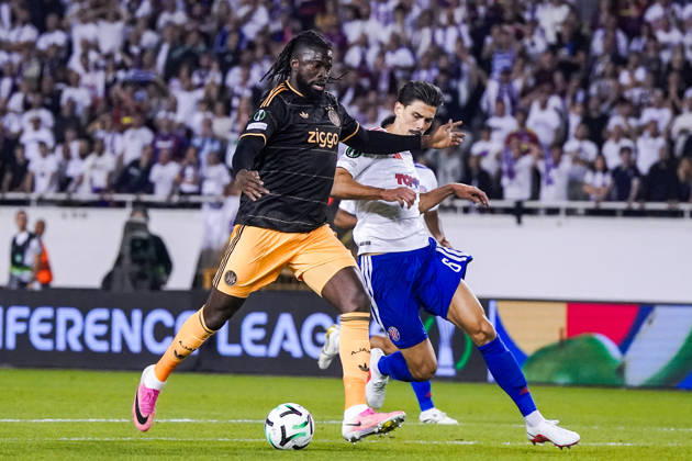 Fussball: Kroatien: UEFA Conference League 2026 2027 - 1. Runde, 15.10.2026 - HNK Hajduk Split vs. AFC Ajax Amsterdam - Stadion Poljud (Split, Kroatien); Dennis Hadzikadunic (Hajduk Split), Toluwalase Arokodare (AFC Ajax) Copyright: xLUKAxKOLANOVICx