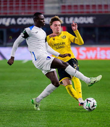 261015 Sol Sidibe of Inter Club d Escaldes and Jeppe Kjaer of Mjällby during the UEFA Conference League football match between Mjällby and Inter Club d Escaldes on October 15, 2026 in Helsingborg. Photo: Christoffer Borg Mattisson BILDBYRÅN COP 261 CB0562 fotboll football soccer fotball uefa conference league conference league mjällby in bbeng fotboll football soccer fotball uefa conference league conference league mjällby in bbeng Copyright: CHRISTOFFERxBORGxMATTISSON BB261015CB045