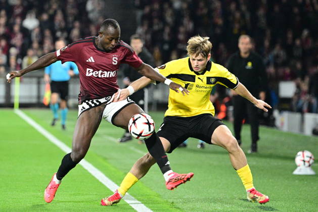 Football European League, 2nd round match Sparta Praha vs Lillestrom SK in Prague, Czech Republic, October 15, 2026. From left Ebrima Singhateh of Sparta, Lars Ranger of Lillestrom. (CTKxPhoto MichalxKamaryt) CTKPhotoP2026101507504  CTKPhotoP2026101507504