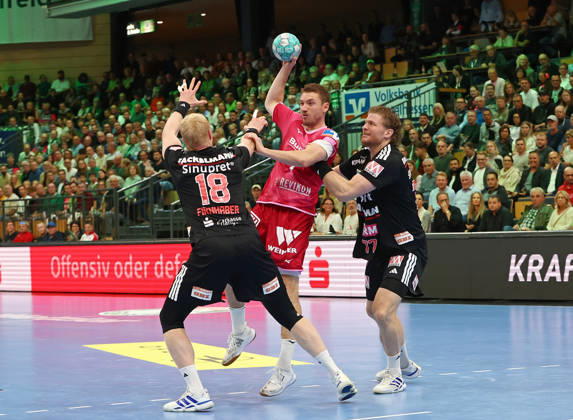 15.10.2026, xovx, Handball Opel Handball Bundesliga, HSG Wetzlar - HC Erlangen v.l. Sebastian Firnhaber (HC Erlangen), Dominik Mappes (HSG Wetzlar), Maciej Gebala (HC Erlangen) Wetzlar Buderus-Arena Hessen Deutschland (DE)