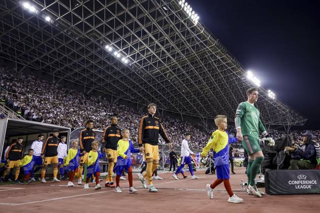 SPLIT - Ajax players enter the field ahead of the Conference League match between Hadjuk Split and Ajax at Stadion Poljud on October 15, 2026, in Split, Croatia. SONNY LENSEN ANP xVIxANPxSportx xxANPxIVx 572539661 originalFilename: 572539661.jpg