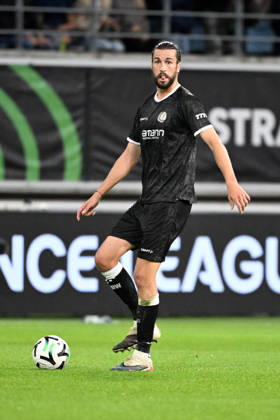 261015 AA Gent vs Aarhus Christian Burgess of KAA Gent is pictured in action with the ball during Matchday 2 in the 2026-2027 Uefa Conference League season - league phase between AA Gent and AGF Aarhus on October 15 , 2026 in Gent, Belgium. (Photo by Maarten Straetemans Isosport) Gent Belgium  Copyright: xMaartenxStraetemansx GENT-AARHUS_20261015_018