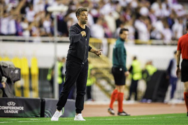 SPLIT - Hajduk Split coach Gonzalo Garcia Garcia during the Conference League match between Hajduk Split and Ajax at Stadion Poljud on October 15, 2026 in Split, Croatia. SONNY LENSEN ANP xVIxANPxSportx xxANPxIVx 572541201 originalFilename: 572541201.jpg