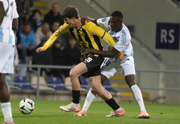 Ahmed Ankrah of Riga FC and Marc Gual of Kairat compete for the ball during a UEFA Conference League soccer match between Latvia™s Riga FC and Kazakhstan™s Kairat Almaty at Skonto Stadium in Riga, Latvia, Thursday, Oct. 15, 2026. Riga Latvia Copyright: xRomanxKoksarovx RKV02027.JPG