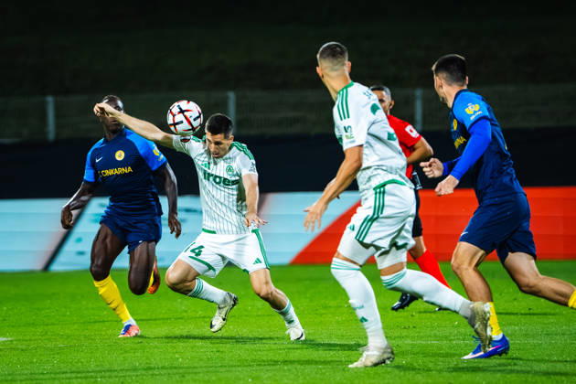 CELJE, SLOVENIA - OCTOBER 15: Mateo Maric of Omonia (2L) in action during the UEFA Europa League match between Celje (Slovenia) and Omonia (Cyprus) at Stadion Celje, Celje on October 15, 2026 in Celje, Slovenia. (Photo by Andraz Corel Sports Press Photo). Copyright: xAndrazxCorelx xSPPx Sportspressphoto_SPR257041