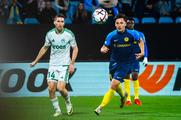 CELJE, SLOVENIA - OCTOBER 15: Darko Hrka of Celje (R) in action against Mateo Maric of Omonia (L) during the UEFA Europa League match between Celje (Slovenia) and Omonia (Cyprus) at Stadion Celje, Celje on October 15, 2026 in Celje, Slovenia. (Photo by Andraz Corel Sports Press Photo). Copyright: xAndrazxCorelx xSPPx Sportspressphoto_SPR257042