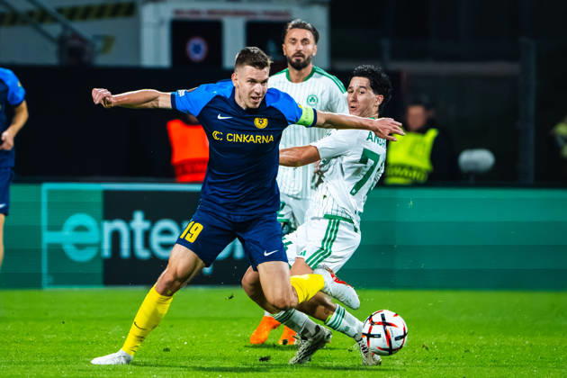 CELJE, SLOVENIA - OCTOBER 15: Mark Zabukovnik of Celje (L) in action against Panagiotis Andreou of Omonia (R) during the UEFA Europa League match between Celje (Slovenia) and Omonia (Cyprus) at Stadion Celje, Celje on October 15, 2026 in Celje, Slovenia. (Photo by Andraz Corel Sports Press Photo). Copyright: xAndrazxCorelx xSPPx Sportspressphoto_SPR257043