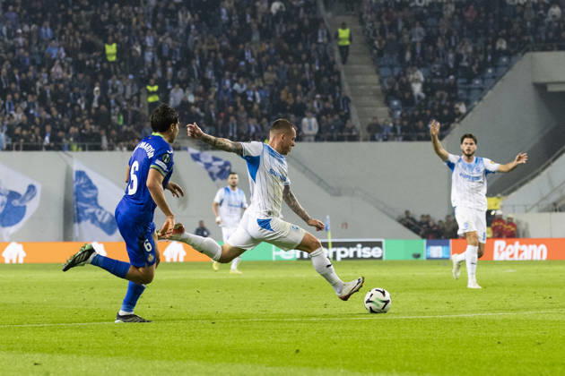 15 october 2026, UEFA Conference League 2026, League phase, Matchday 1 Universitatea Craiova vs Getafe, Ion Oblemenco Stadium, Craiova,Romania 20 Alexandru Cicaldau shot goes over the bar