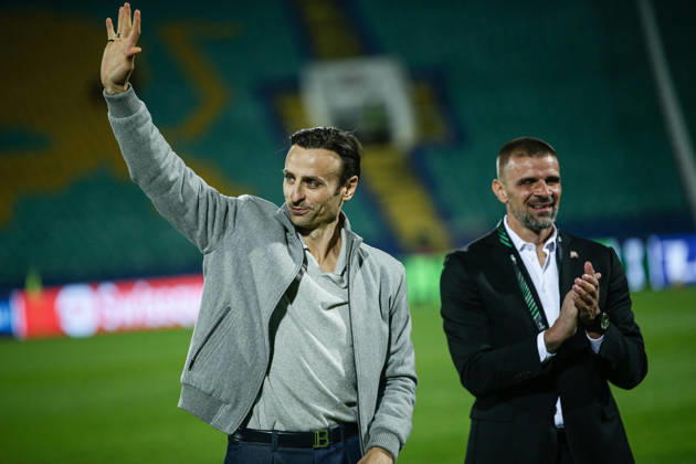 SOCCER - UEFA Conference League - CSKA vs. AS Monaco Photo by IPA ABACAPRESS.COM89724074 - Dimitar Berbatov, a former player for Monaco and CSKA, receives team jerseys before the UEFA Conference League match between PFC CSKA and AS Monaco at Vasil Levski National Stadium in Sofia, Bulgaria, on October 15, 2026 Sofia Bulgaria  Copyright: xIPAxSport ABACAx