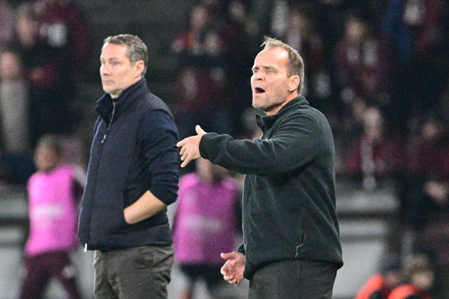 Football European League, 2nd round match Sparta Praha vs Lillestrom SK in Prague, Czech Republic, October 15, 2026. From right Hans Erik Odegaard coach of Lillestrom, Brian Priske coach of Sparta. (CTKxPhoto MichalxKamaryt) CTKPhotoP2026101507968  CTKPhotoP2026101507968
