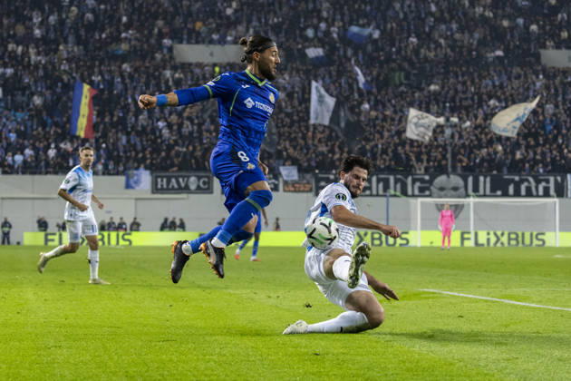 15 october 2026, UEFA Conference League 2026, League phase, Matchday 1 Universitatea Craiova vs Getafe, Ion Oblemenco Stadium, Craiova,Romania 34 Tudor Baluta puts in a tackle and blocks the cross