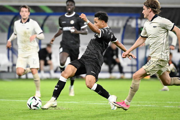 261015 AA Gent vs Aarhus Momodou Sonko of KAA Gent is pictured in action with the ball during Matchday 2 in the 2026-2027 Uefa Conference League season - league phase between AA Gent and AGF Aarhus on October 15 , 2026 in Gent, Belgium. (Photo by Maarten Straetemans Isosport) Gent Belgium  Copyright: xMaartenxStraetemansx GENT-AARHUS_20261015_138