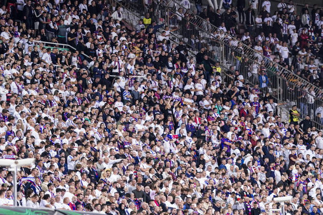 Fussball: Kroatien: UEFA Conference League 2026 2027 - 1. Runde, 15.10.2026 - HNK Hajduk Split vs. AFC Ajax Amsterdam - Stadion Poljud (Split, Kroatien); Zapad Tribüne, Zuschauer, Hajduk Split Fans Copyright: xLUKAxKOLANOVICx