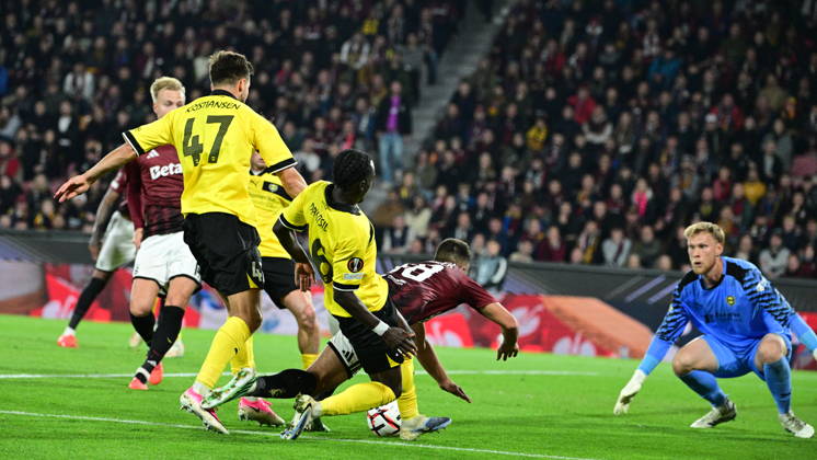 Football European League, 2nd round match Sparta Praha vs Lillestrom SK in Prague, Czech Republic, October 15, 2026. From left Pontus Dahlberg of Lillestrom, Hugo Sochurek of Sparta, Harald Woxen of Lillestrom, Stian Kristiansen of Lillestrom. (CTKxPhoto MichalxKamaryt) CTKPhotoP2026101508302  CTKPhotoP2026101508302