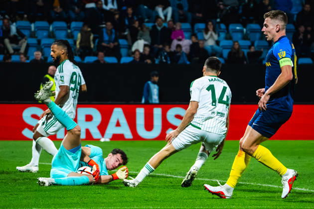 CELJE, SLOVENIA - OCTOBER 15: Zan-Luk Leban of Celje (2L) in action against Mateo Maric of Omonia (2R) during the UEFA Europa League match between Celje (Slovenia) and Omonia (Cyprus) at Stadion Celje, Celje on October 15, 2026 in Celje, Slovenia. (Photo by Andraz Corel Sports Press Photo). Copyright: xAndrazxCorelx xSPPx Sportspressphoto_SPR257104