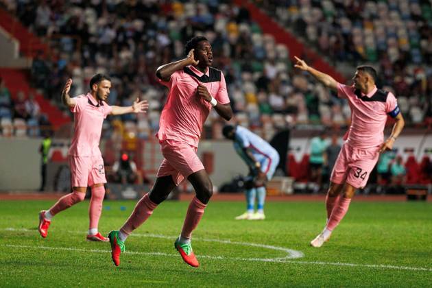 Jules Ahoka of Sunderland celebrates his goal Torreense v Sunderland, UEFA Europa League, Football, Estadio Dr. Magalhaes Pessoa, Leiria, Portugal - 15 Oct 2026Leiria Estadio Dr. Magalhaes Pessoa Portugal  Copyright: xLuisxLoureiro Shutterstockx 17218458ce