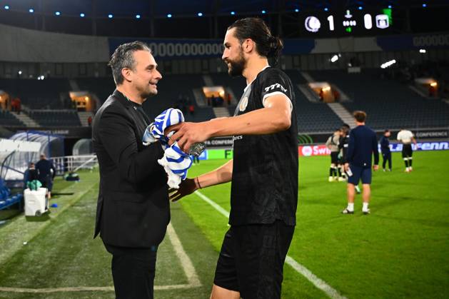 KAA Gent v AGF Aarhus - UEFA Conference League GENT, BELGIUM - OCTOBER 15 : Burgess Christian defender of KAA Gent greets Sam Baro during the UEFA Conference League 2026 27 League Phase matchday 1 match between KAA Gent and AGF Aarhus on October 15, 2026 in Gent, Belgium, 15 10 2026 Gent Belgium  Copyright: xGvgx