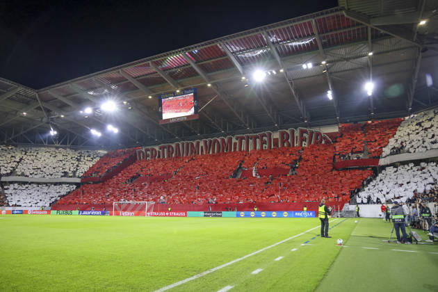 Fanblock SC Freiburg Choreografie der Fans, Ultras, Banner, Fahnen, Schal, Tribüne, Choreographie , Deutschland, Fussball, UEFA Conference League, 1. Spieltag, 2026 2027, SC Freiburg vs. FK Jablonec, 15.10.2026, Freiburg im Breisgau Stadion am Wolfswinkel Deutschland Copyright: xGrantxHubbsx