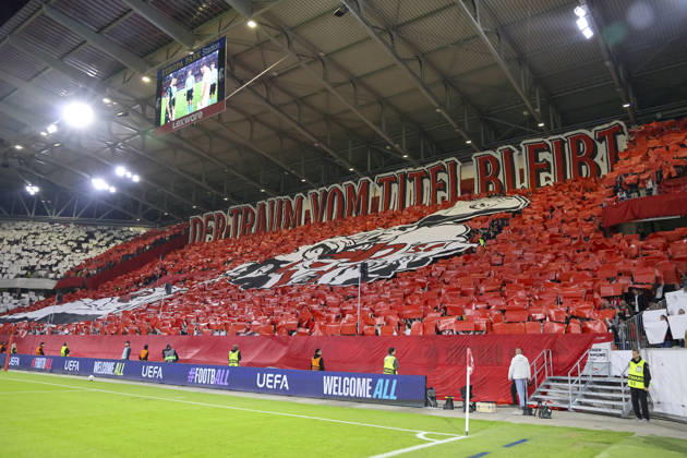 SC Freiburg Choreografie der Fans, Ultras, Banner, Fahnen, Schal, Tribüne, Choreographie , Deutschland, Fussball, UEFA Conference League, 1. Spieltag, 2026 2027, SC Freiburg vs. FK Jablonec, 15.10.2026, Freiburg im Breisgau Stadion am Wolfswinkel Deutschland Copyright: xGrantxHubbsx