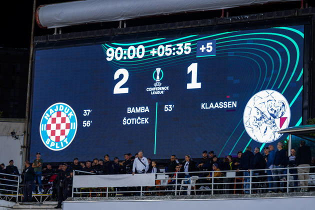 Fussball: Kroatien: UEFA Conference League 2026 2027 - 1. Runde, 15.10.2026 - HNK Hajduk Split vs. AFC Ajax Amsterdam - Stadion Poljud (Split, Kroatien); Das Endergebnis auf der Anzeigetafel Copyright: xLUKAxKOLANOVICx