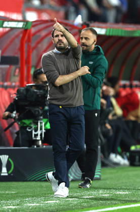 ENSCHEDE - FC Thun coach Gian-Luca Privitelli during the UEFA Conference League match between FC Twente and FC Thun at Grolsch Veste on 15 October 2026 in Enschede, Nederland. PETER LOUS EYE4IMAGES DeFodi Images -