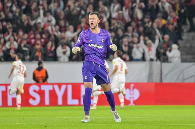 Jubel zum Tor zum 1:0 durch Vincenzo Grifo (SC Freiburg, 32) mit Mio Backhaus (SC Freiburg, 01) GER, SC Freiburg vs JK Jablonec, Fussball, Uefa Conference League, 1. Spieltag, Saison 2026 2027, 15.10.2026 GER, SC Freiburg vs JK Jablonec, Fussball, Uefa Conference League, 1. Spieltag, Saison 2026 2027, 15.10.2026 Freiburg Copyright: xEibner-Pressefotox EP_THS