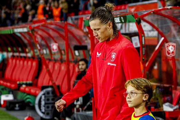 ENSCHEDE - Wout Weghorst of FC Twente ahead of the UEFA Conference League match between FC Twente and FC Thun at De Grolsch Veste on October 15, 2026 in Enschede, the Netherlands. WART BRINKERHOF ANP UEFA Conference League 2026 27 xVIxANPxSportx xMarcelxterxBalsxIVx 572552089 originalFilename: 572552089.jpg