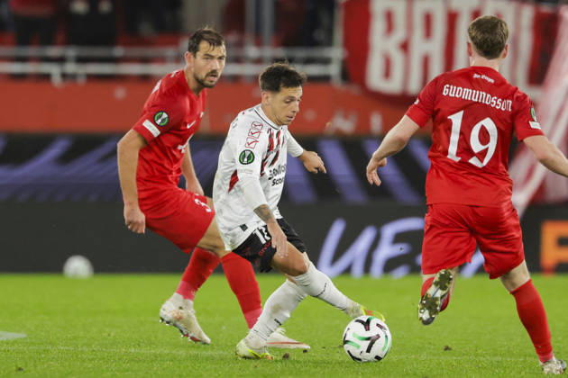 Soccer, Conference League 2026: Brann vs. Lincoln Red Imps, Bergen, October 15, 2026. Lincoln Red Imps’Álvaro Romero of Lincoln Red Imps and Fredrik Pallesen Knudsen of Brann during the Conference League soccer match between SK Brann and Lincoln Red Imps at Brann Stadium. Photo by Paul S. Amundsen, NTB, Bergen, Norway. EDITORIAL USE ONLY. RESTRICTED USE FOR BETTING COMPANIES.  Copyright: xPaulxS.xAmundsenx xNTBx