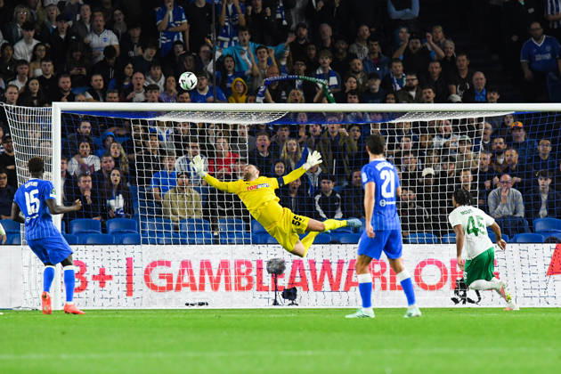 Brighton and Hove Albion v Kauno Zalgiris, UEFA Conference League Tomas Svedkauskas of Kauno Zalgiris makes a diving save during the UEFA Conference League match between Brighton and Hove Albion and Kauno Zalgiris at the American Express Stadium, Brighton and Hove, UK on 15 October 2026. Brighton and Hove American Express Stadium East Sussex UK Editorial use only , Copyright: xJeffxMoodx PSI-25024-0011
