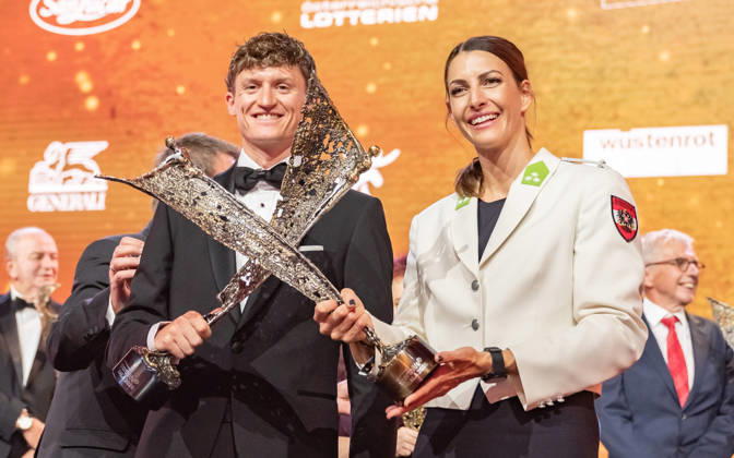 15.10.2026 30. LOTTERIEN Sporthilfe-Gala Preistraeger der NIKI Trophae in der Kategorie Sportler des Jahres 2026 presented by ACP Therapie Profi-Radrennfahrer, Zweiter des Giro d™Italia und Dritter der Vuelta a Espana 2026 Felix Gall und Preistraegerin der NIKI Trophae in der Kategorie Sportlerin des Jahres 2026 presented by Bridgestone Skeleton-Olympiasiegerin 2026 Heeressportlerin Janine Flock. Wien Wiener Stadthalle Wien Österreich
