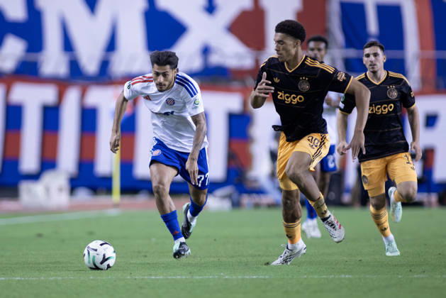October 15, 2026, Split, Dalmatia, Croatia: Carlos Martin (HNK HAjduk) 77 and Aaron Bouwman (AFC Ajax) 30 in action during the UEFA Conference League match between HNK Hajduk Split (CRO) and AFC Ajax Amsterdam (NL) at Poljud Stadium. Split Croatia - ZUMAp210 20261015_zsp_p210_047 Copyright: xMajaxPrgometx