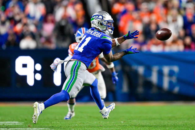 DENVER, CO - OCTOBER 15: Seattle Seahawks wide receiver Jaxon Smith-Njigba (11) catches a pass in the fourth quarter during a game between the Seattle Seahawks and the Denver Broncos at Empower Field at Mile High on October 15, 2026 in Denver, Colorado. (Photo by Dustin Bradford Icon Sportswire) NFL, American Football Herren, USA OCT 15 Seahawks at Broncos EDITORIAL USE ONLY Icon132261015031